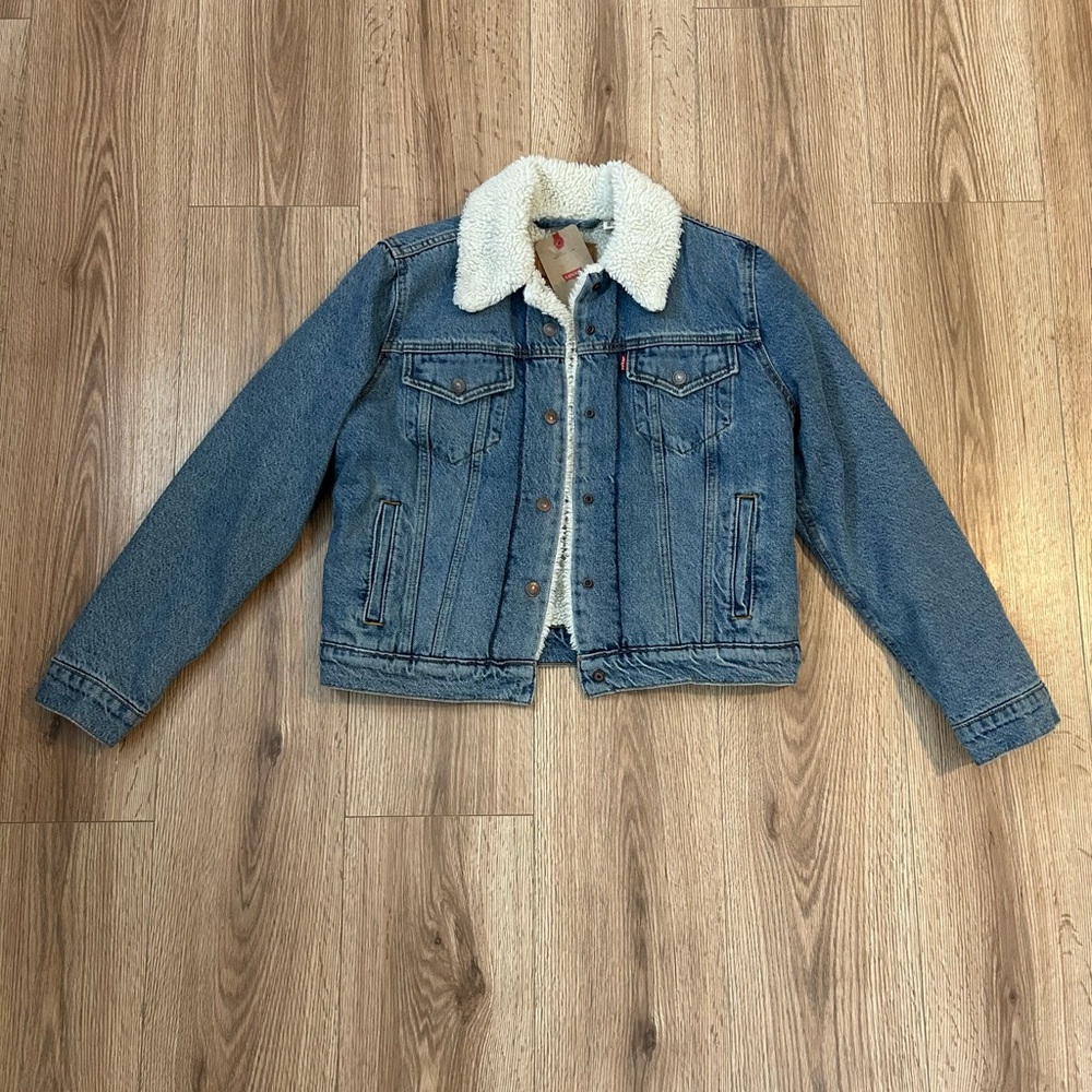 NWT! Levi's Trucker Sherpa Jacket